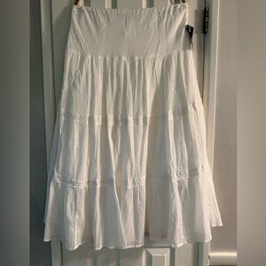 ✨NWT✨Long White Skirt